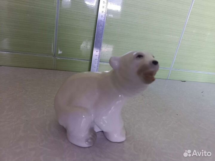 Статуэтка Белый медвежонок лфз фарфор СССР 50-60 г