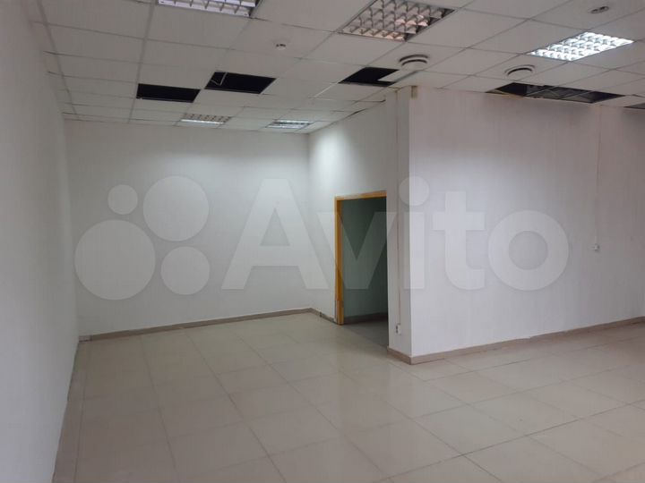 Помещение с отдел. входом и кондиционером- 106.1м²