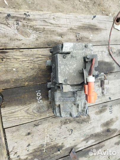 Компрессор кондиционера Lexus Ls600Hl UVF46