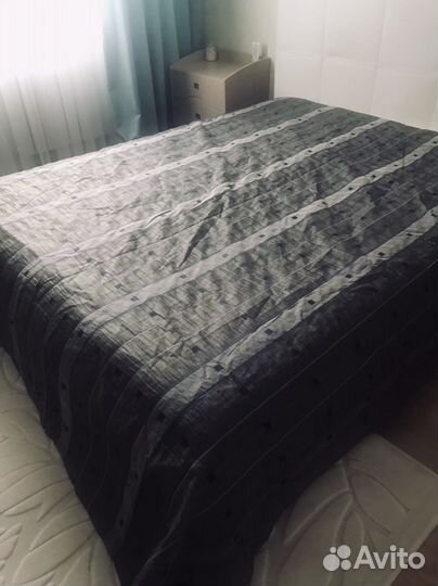 Покрывало на 2-х сп. кровать и гардины (новое)