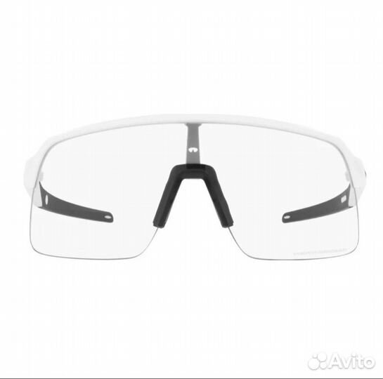 Солнцезащитные очки Oakley Sutro Lite Matte White