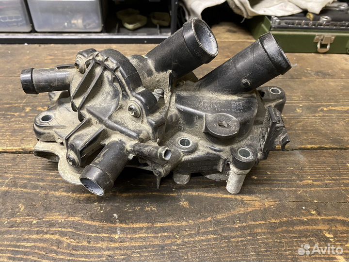 Насос водяной Volkswagen Polo Sed