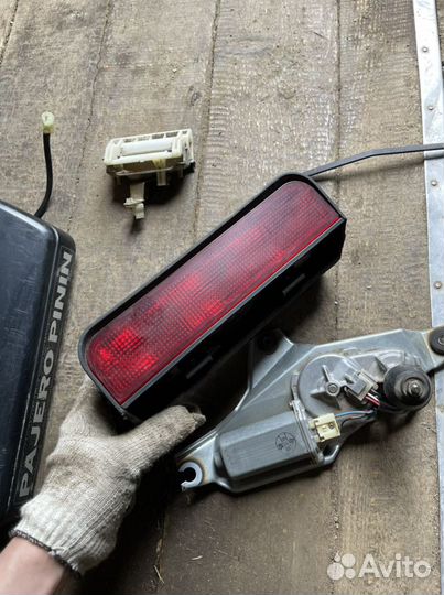 Стоп двери багажника Митсубиши Паджеро Пинин