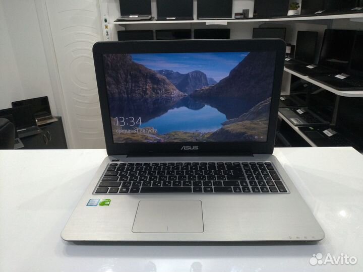 Ноутбук Asus i3-7100 / nvidia mx110