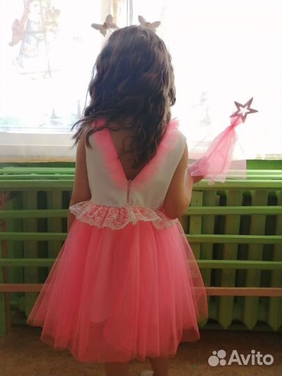 Яркое платье для девочки