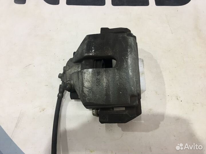 Суппорт передний правый Ауди А3