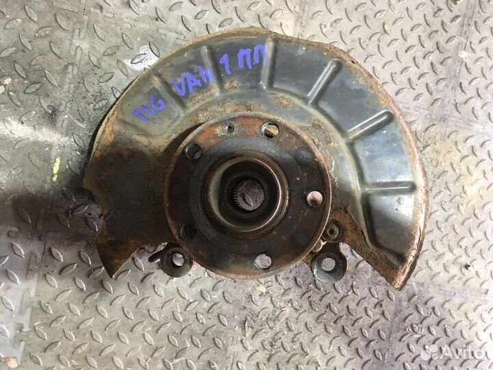 Кулак поворотный передний правый в сборе со ступи