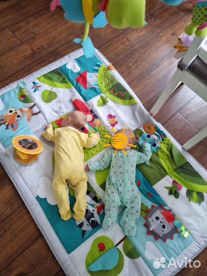 Детский развивающий игровой коврик tiny love