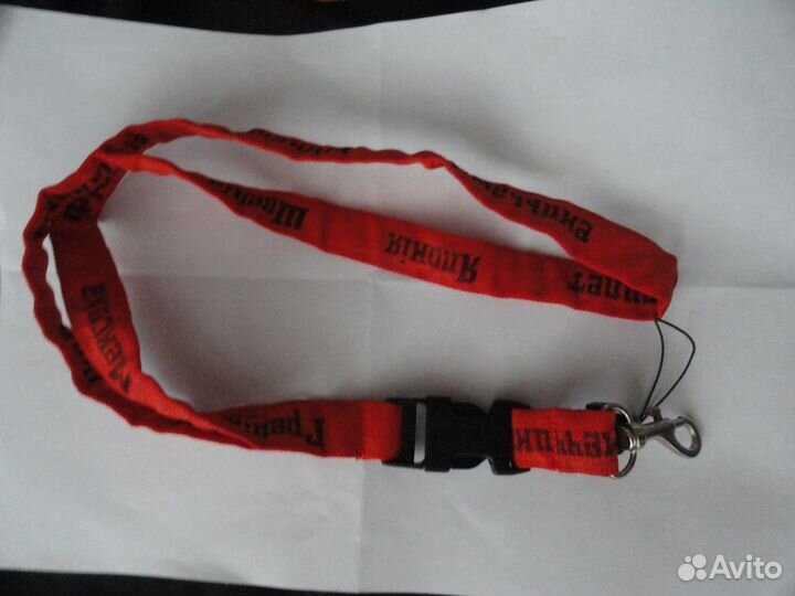 Ремешок на шею для чего-то, или бейджика, широкий