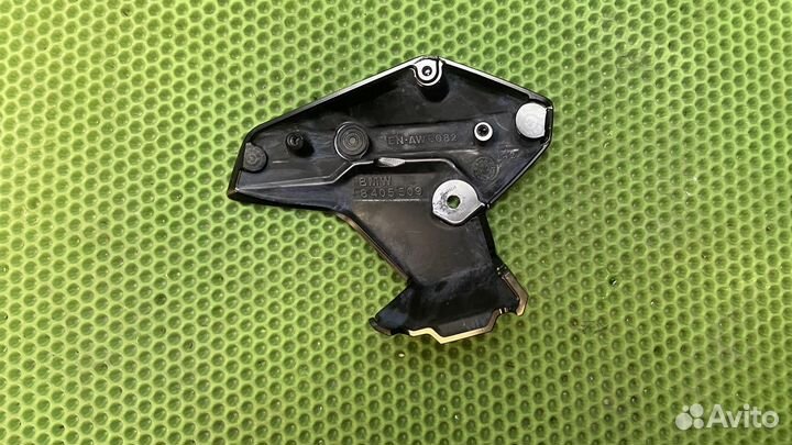 Кожух катушек зажигания фрезеров. слева BMW