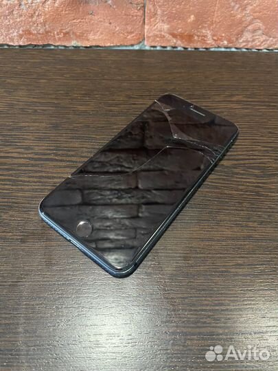 Телефон iPhone 7 plus