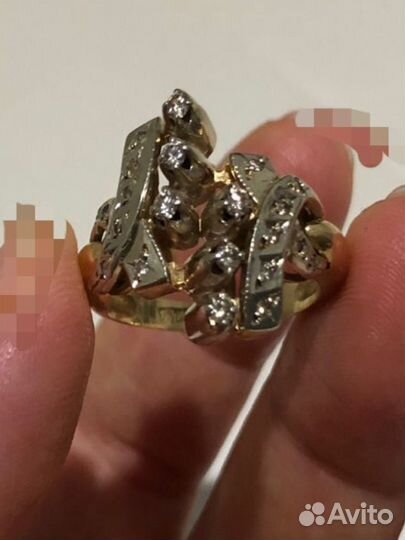 Золотое кольцо 750 пробы с бриллиантом