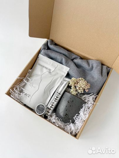 Подарки в коробках Momento Present