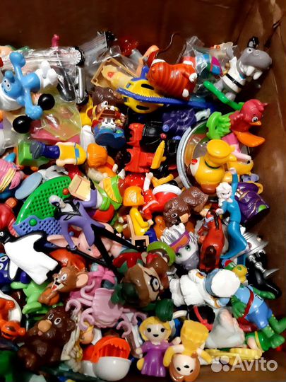 Игрушки из киндера пакетом