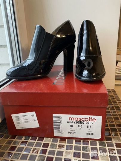 Туфли женские лакированные. 38. Натуральная кожа