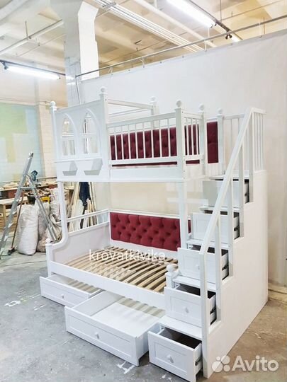 Двухъярусная детская кровать домик с каретной