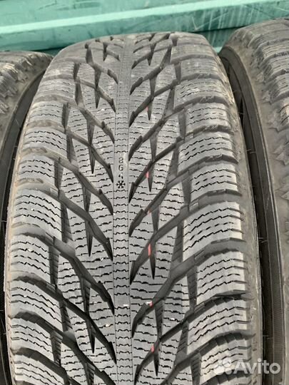 Nokian Tyres Hakkapeliitta R3 SUV 235/65 R17 108R