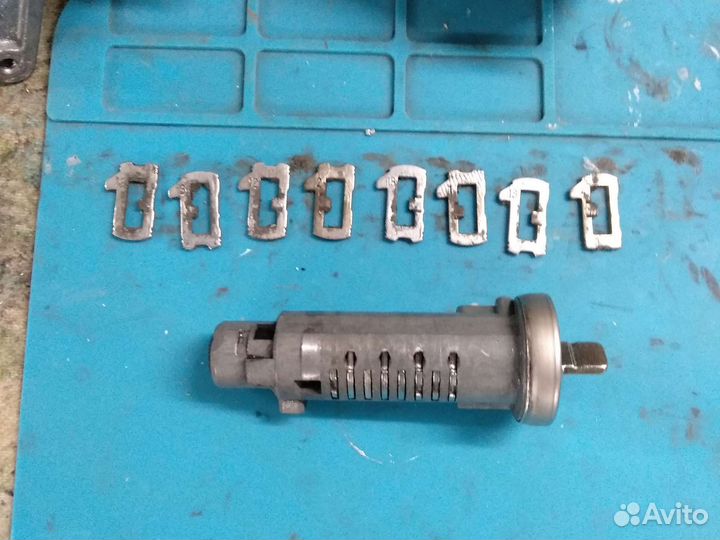 Замок зажигания Опель Астра Н