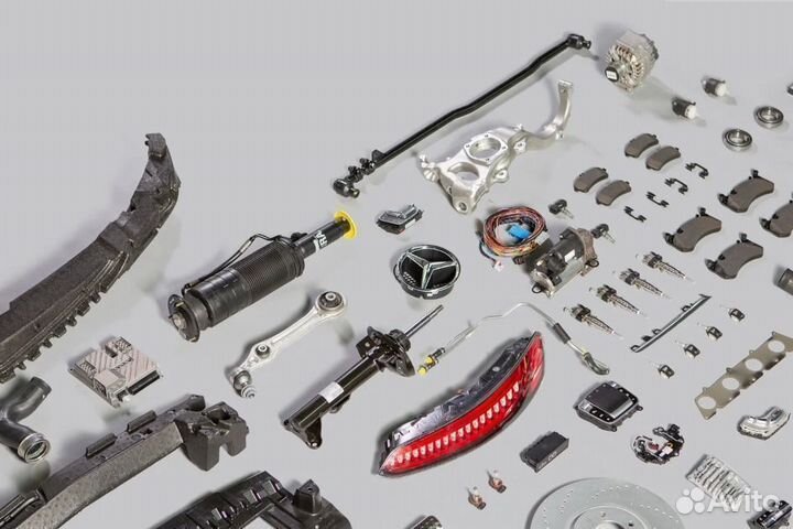 Вертикальная накладка крышки багажника R Новое / О