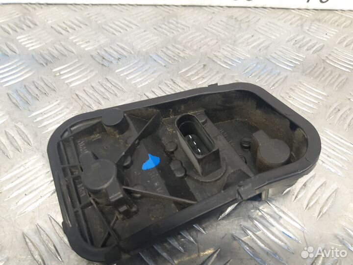 Б/У Плата фонаря наружнего правого Touareg#001