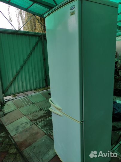 Холодильник Атлант. 2 метра