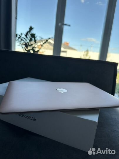 Мак бук air 13 м1
