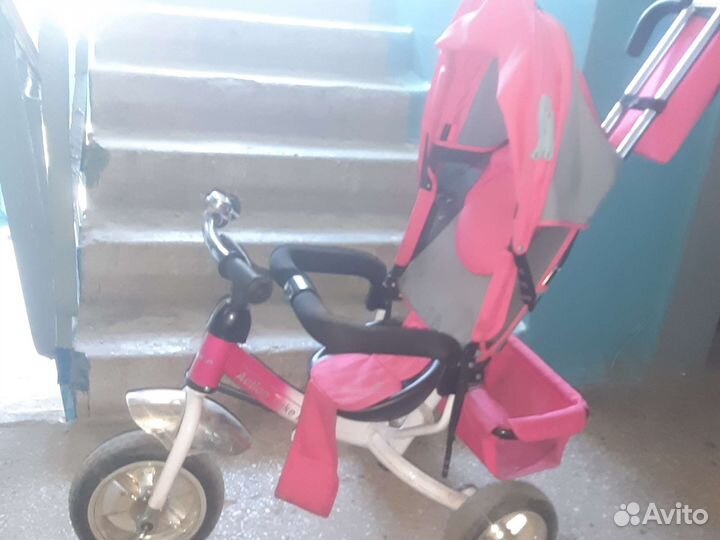 Детский велосипед с родительской ручкой