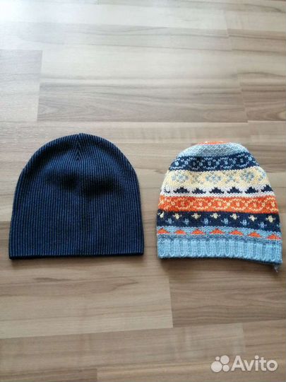 Шапки весенние р.46 цена за 2 шт