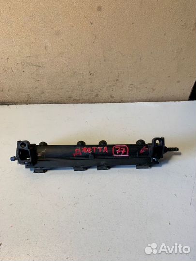 Топливная рампа Volkswagen Jetta 5 BSE