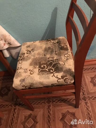 Стул деревянный