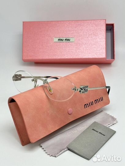 Солнцезащитные очки miu miu