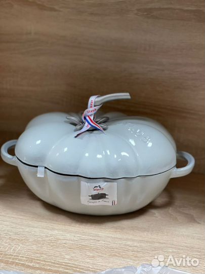 Кастрюля чугунная staub