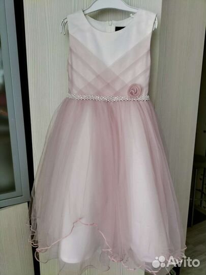 Платье нарядное для девочки. Нежное и воздушное