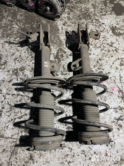 Амортизатор передний Nissan Murano Z51 VQ35DE