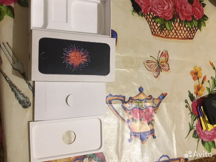 iPhone se 2016 коробка
