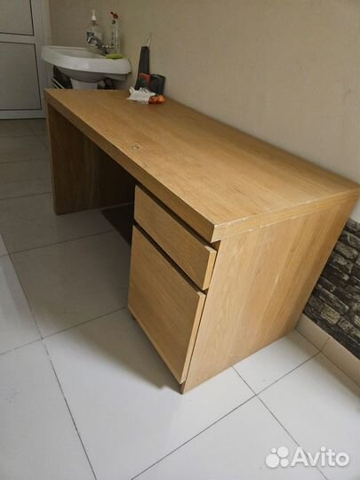 Письменный стол