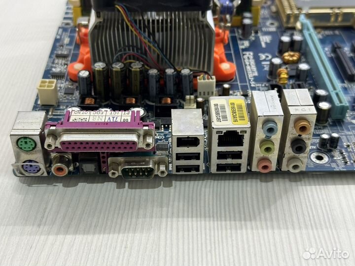 Материнская плата с процессором и памятью