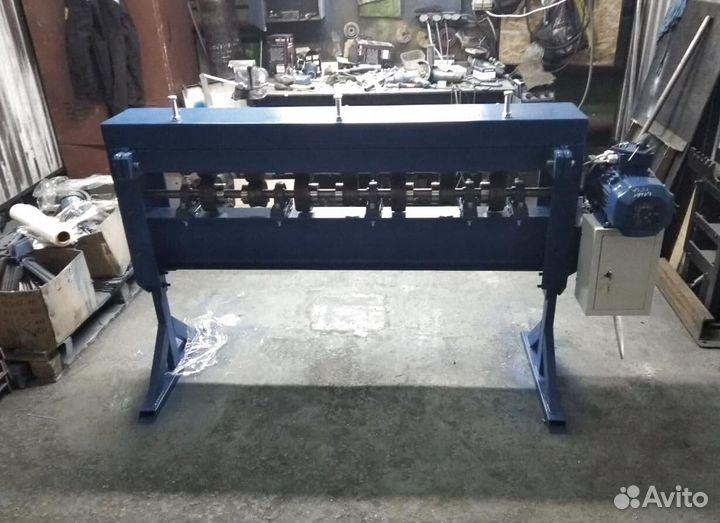 Машина для нанесения ребер жесткости