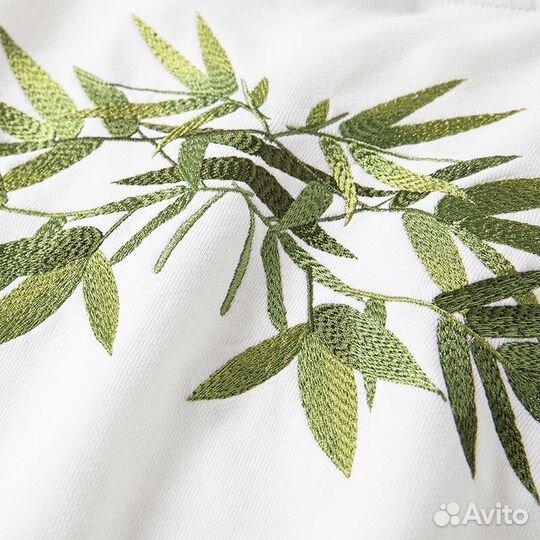 Свитшот с ручной вышивкой листьев бамбука