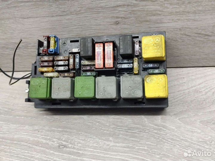 Блок реле предохранителей Mercedes M W164