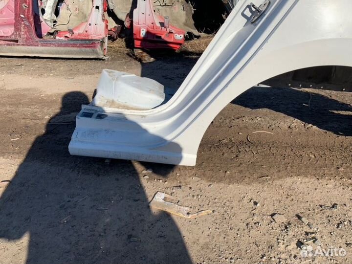 Крыло заднее левое Volkswagen Polo sedan (MK5)