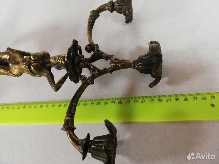 Старинный подсвечник из бронзы