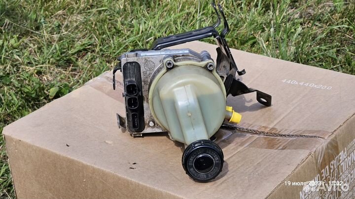 Насос гура Renault