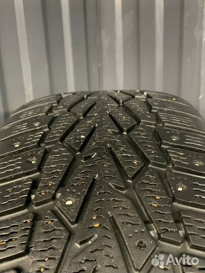Nokian Tyres Hakkapeliitta 7 215/55 R17 88T