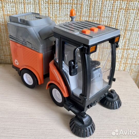 Игрушка Уборочная машина 1:16