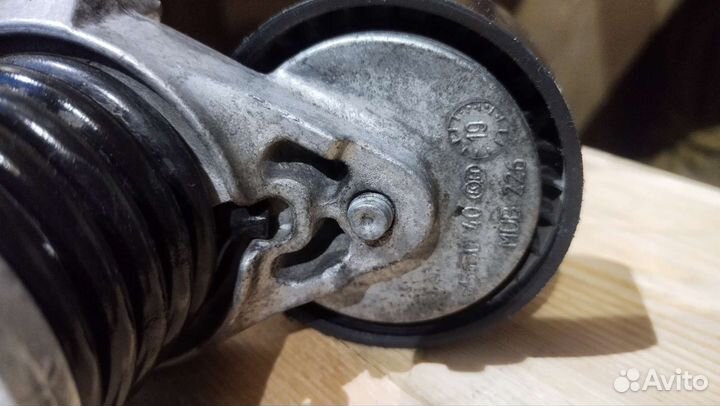 Натяжной ролик Renault