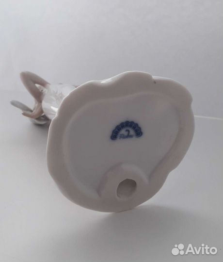 Фарфоровая статуэтка Ангел Pavon