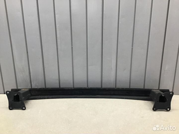 Усилитель заднего бампера VW Jetta 2006-2011