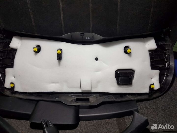 Обшивка крышки багажника mazda 3 bl