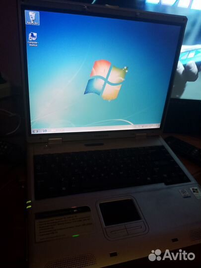 Samsung p28